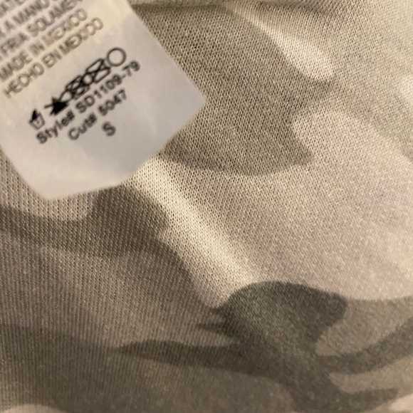 Women’s Camo Dress - size small - Picture 6 of 7